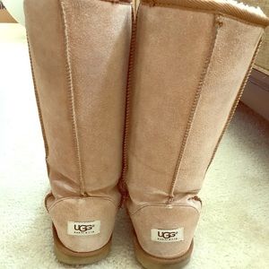 Tan uggs!